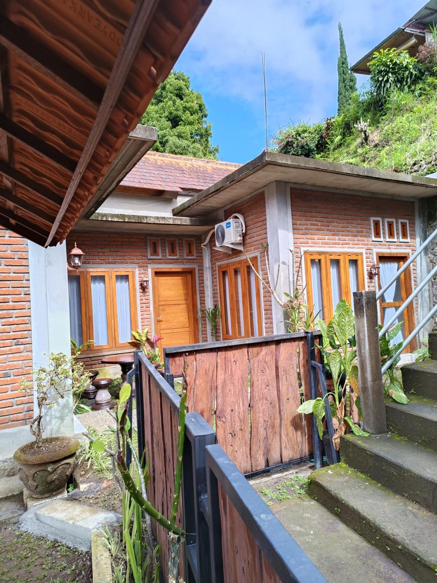 Made Oka Homestay And Warung موندوغْ المظهر الخارجي الصورة